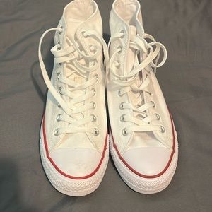 Chuck Taylor converse, men’s size 8.5, color white